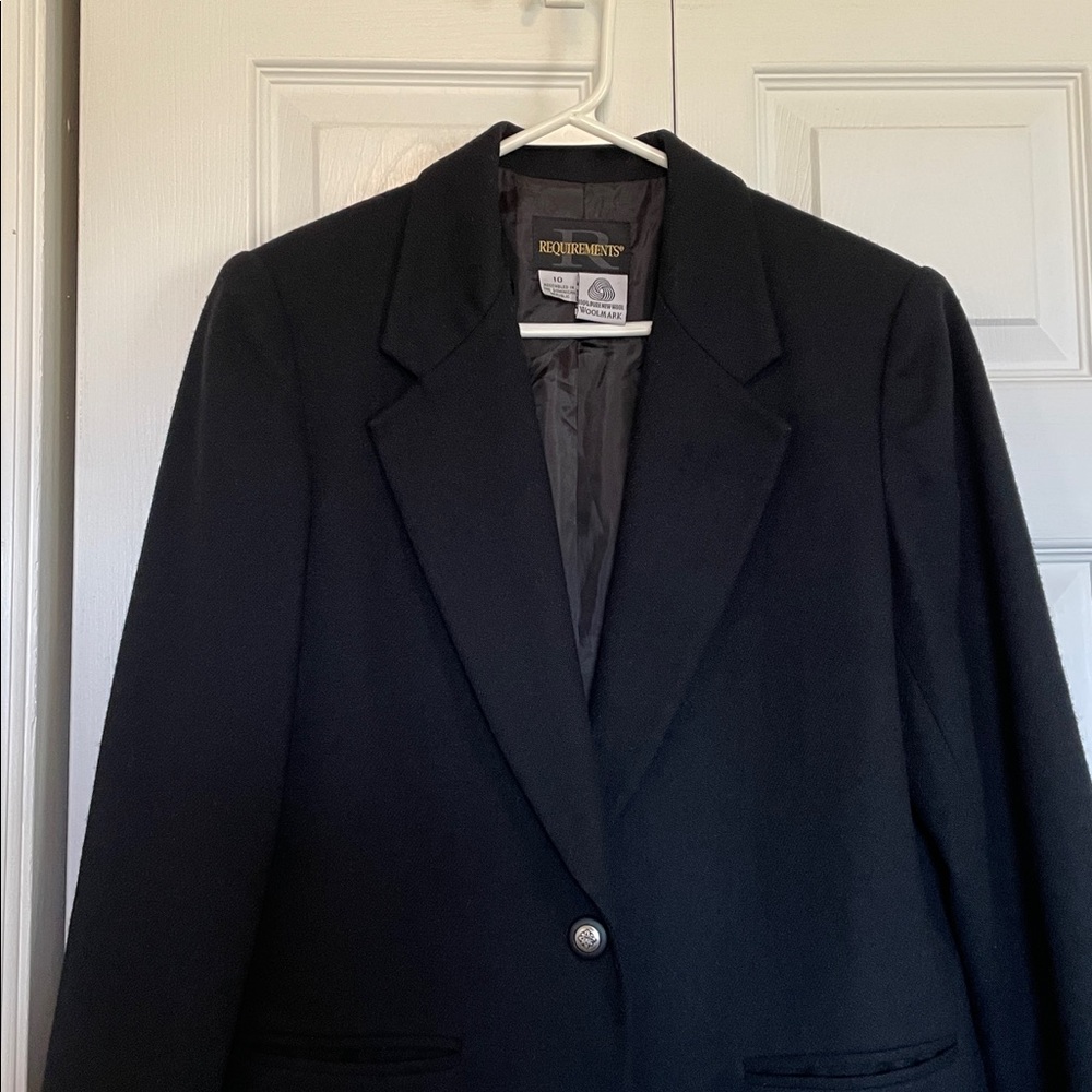 Women’s sz 10 Requirements single button wool blazer-Black-100% pure wool-lined